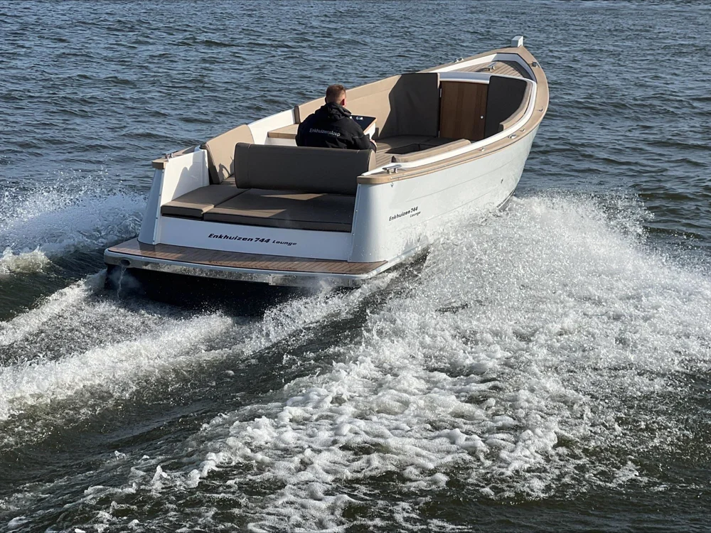 BoatPhoto.coverAlt