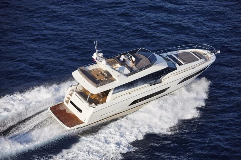 BoatPhoto.coverAlt