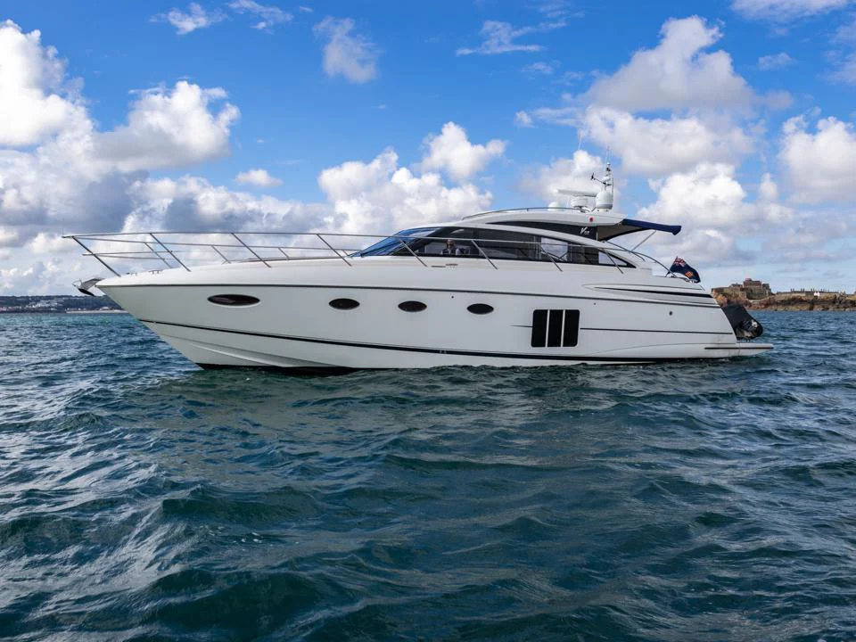 BoatPhoto.coverAlt