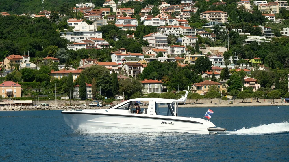 BoatPhoto.coverAlt