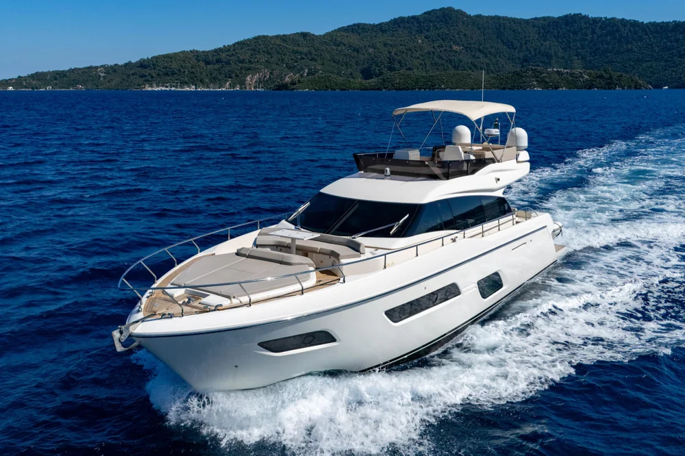 BoatPhoto.coverAlt