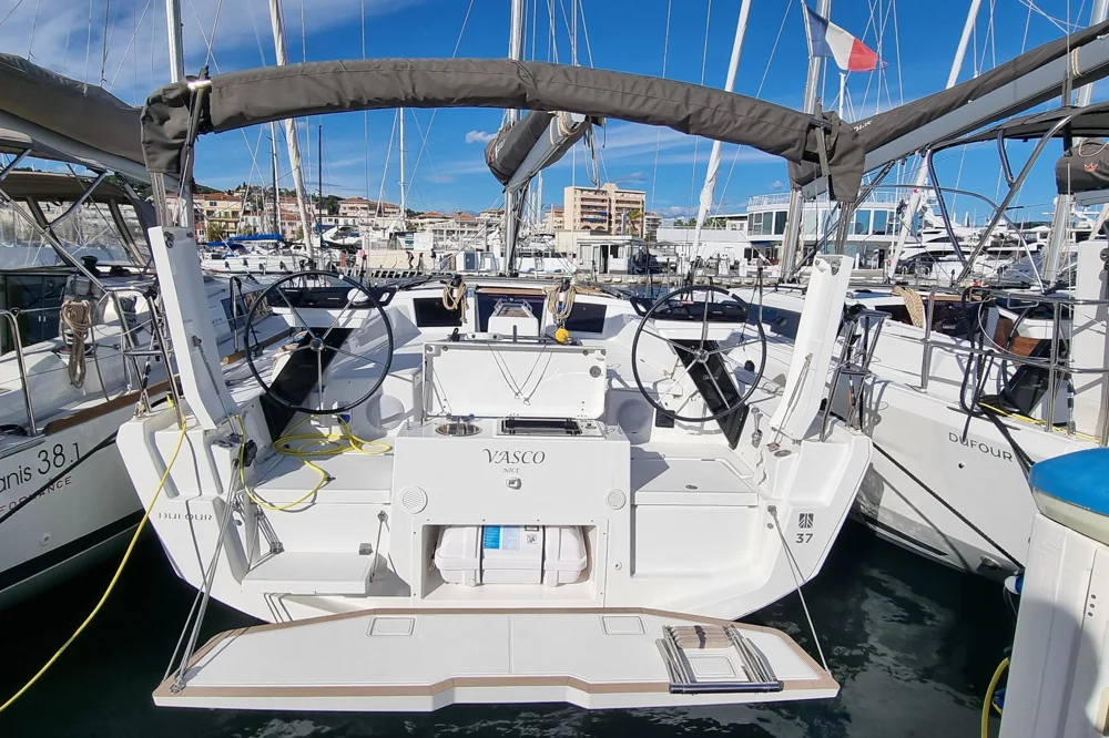 BoatPhoto.coverAlt