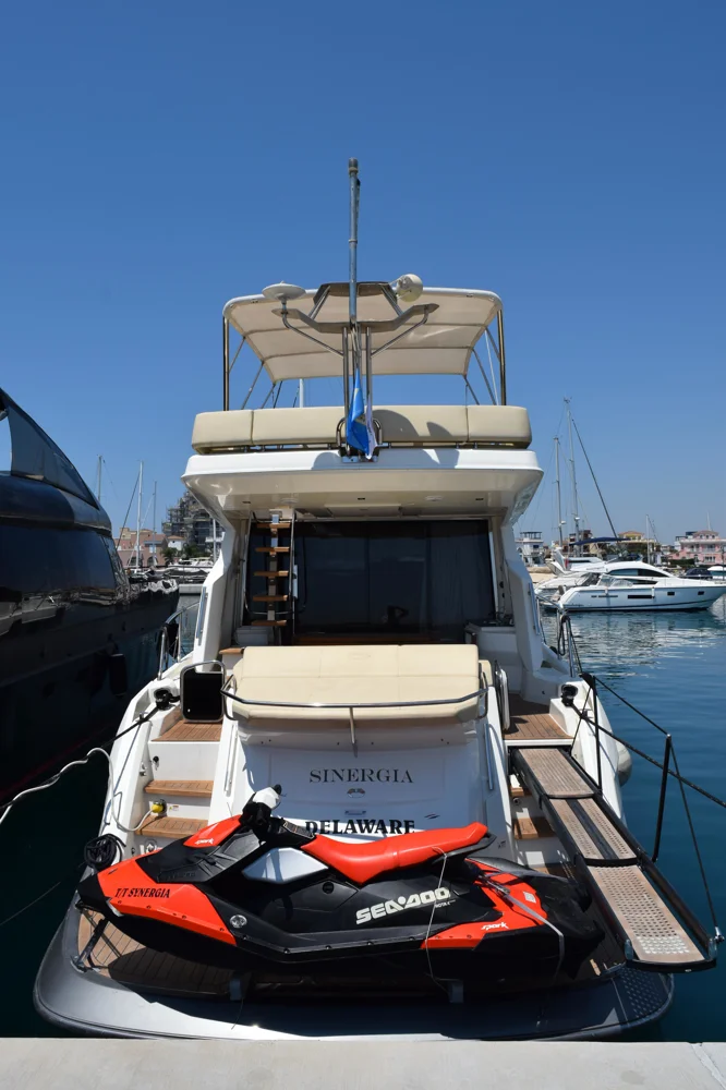 BoatPhoto.alt