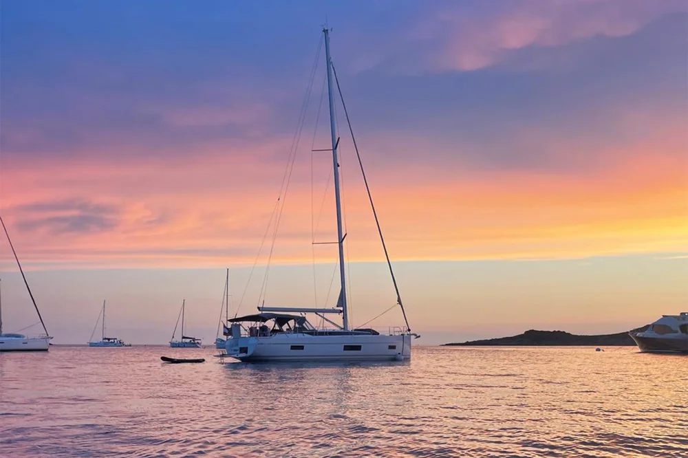 BoatPhoto.coverAlt