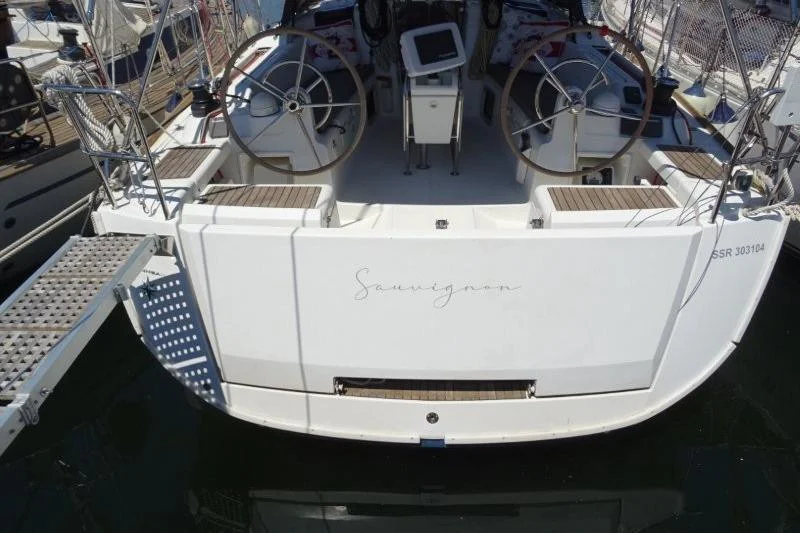 2018 Jeanneau Sun Odyssey 419 for sale in Álimos, Greece, photo 3 of 5