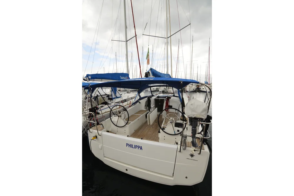 BoatPhoto.coverAlt