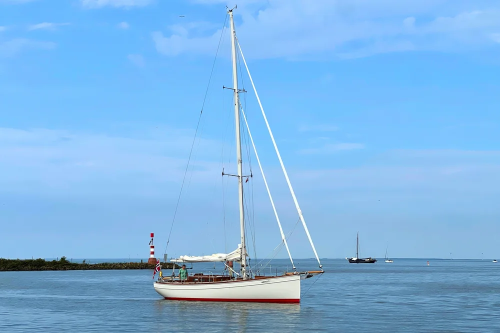 BoatPhoto.coverAlt