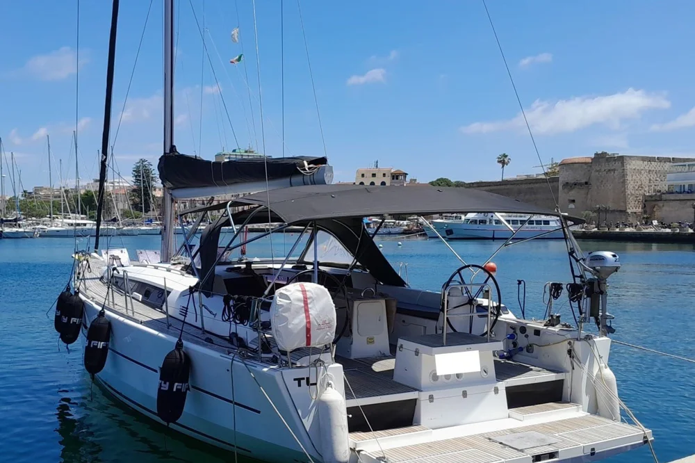 BoatPhoto.coverAlt