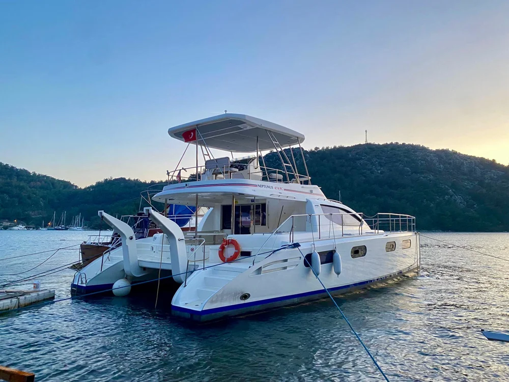 BoatPhoto.coverAlt
