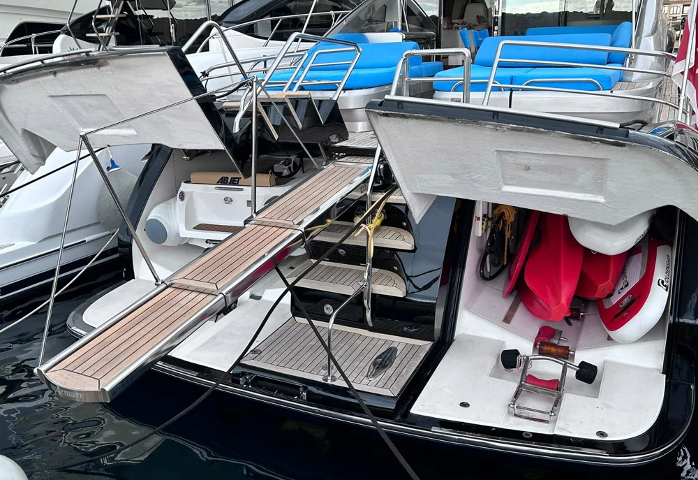 BoatPhoto.alt