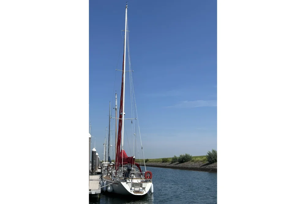 1997 Van de Stadt Caribbean 42 for sale, photo 4 of 5