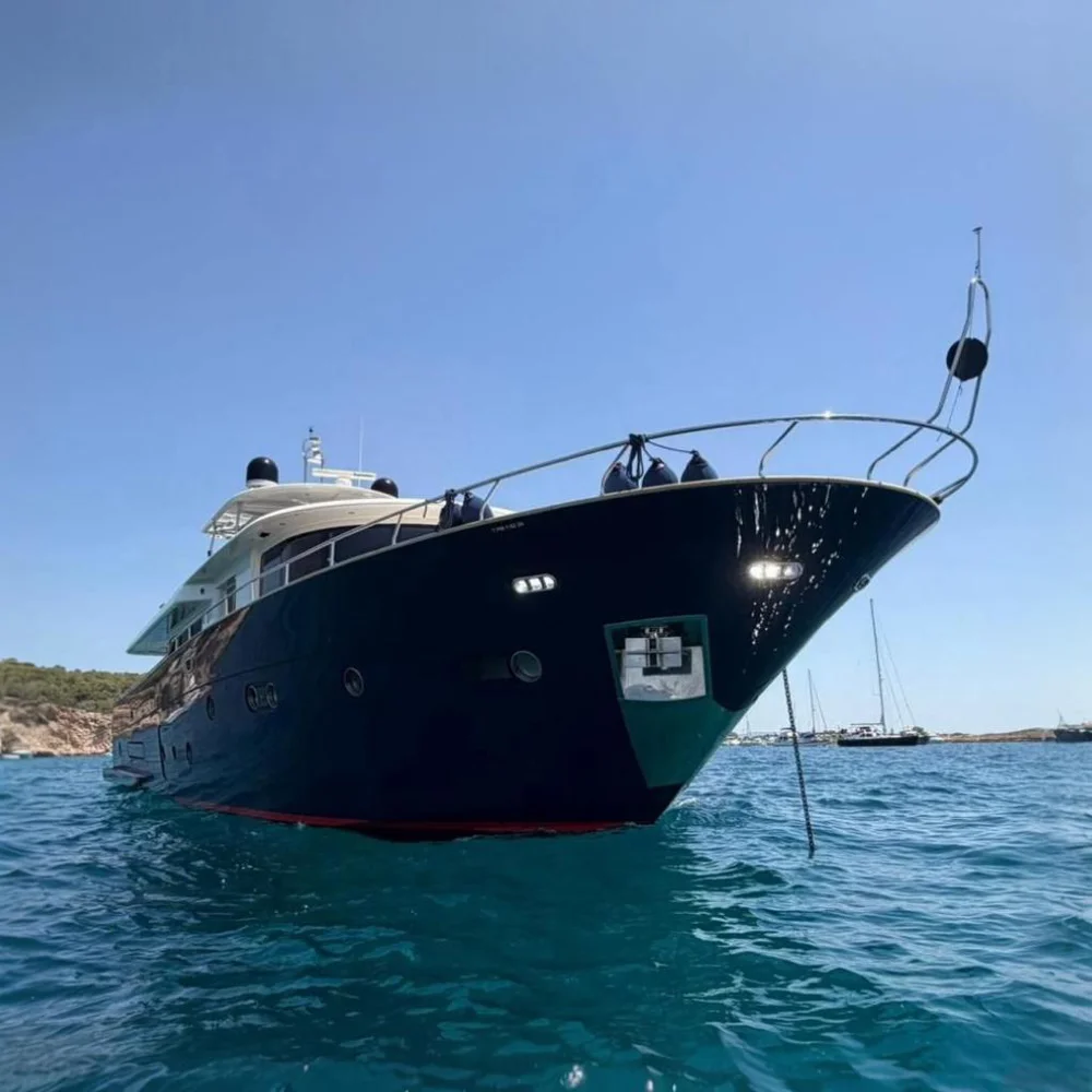 BoatPhoto.coverAlt