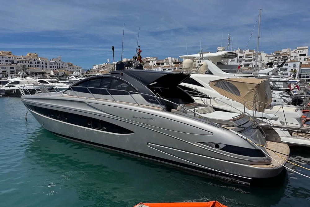 BoatPhoto.coverAlt