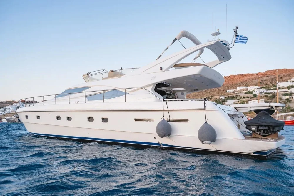 BoatPhoto.coverAlt