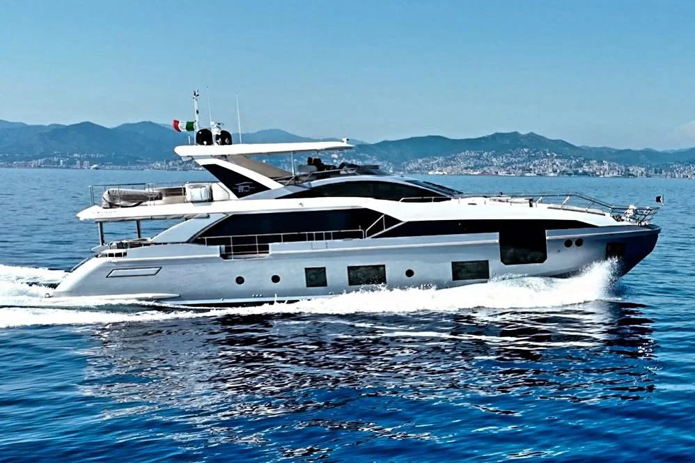 BoatPhoto.coverAlt