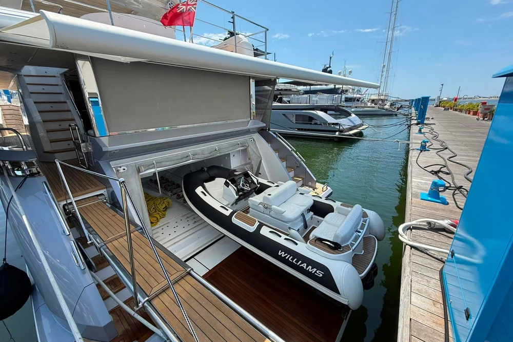 BoatPhoto.alt