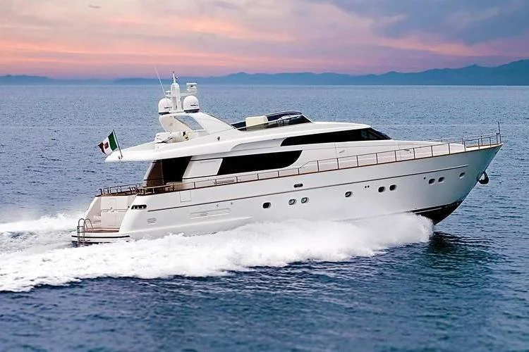 BoatPhoto.coverAlt