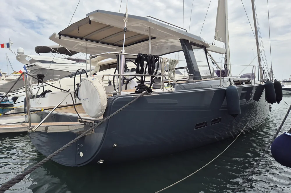 BoatPhoto.coverAlt