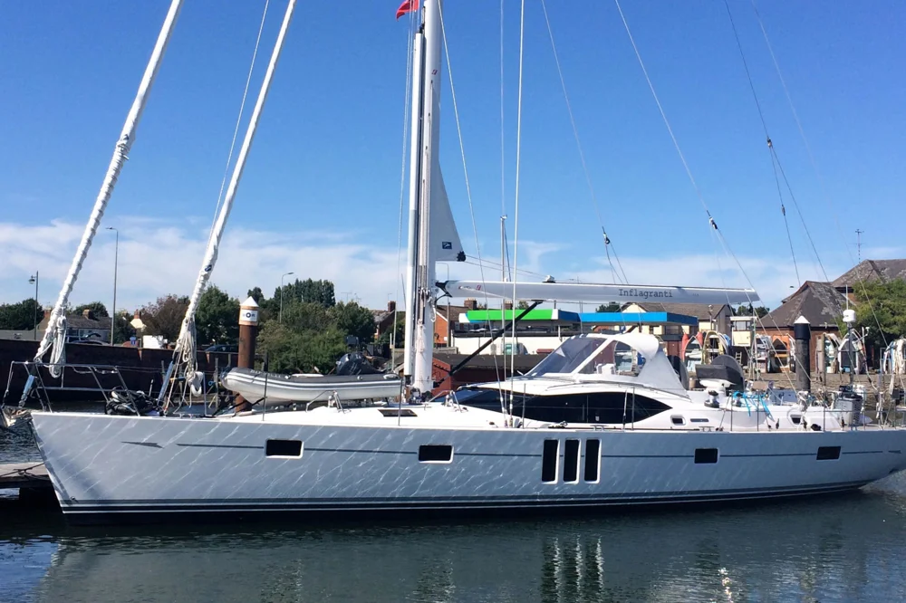 BoatPhoto.coverAlt