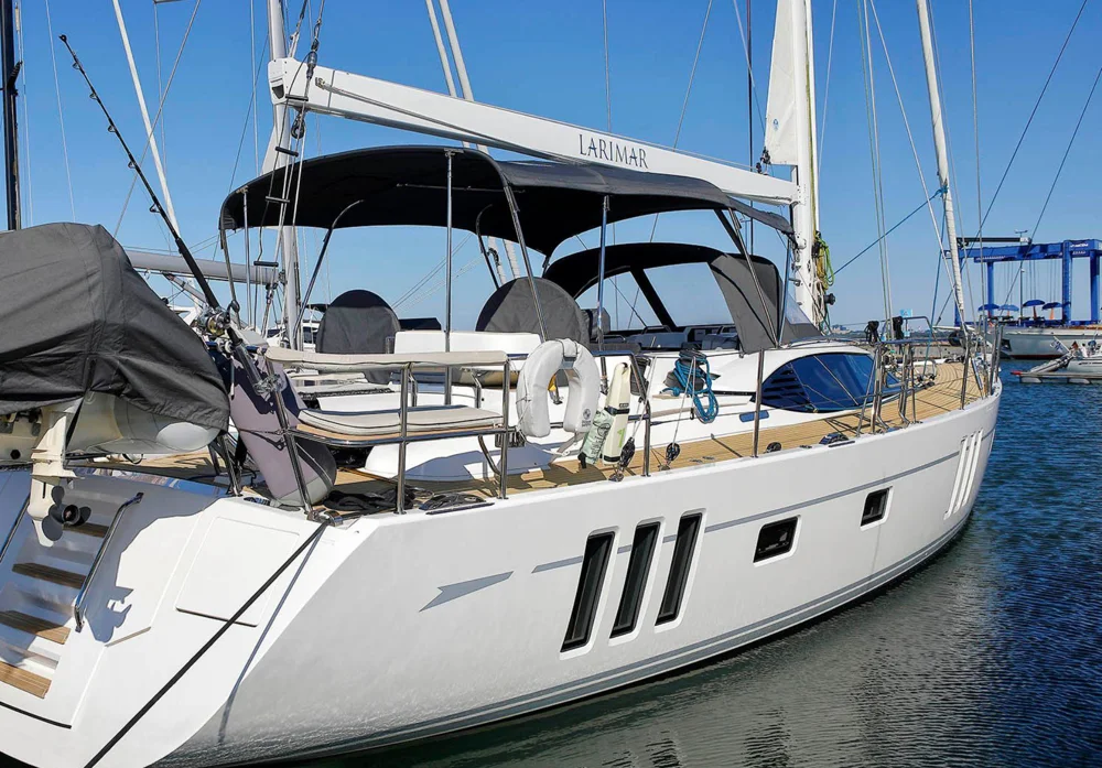BoatPhoto.coverAlt