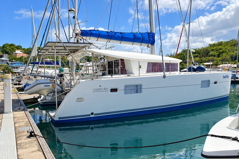 BoatPhoto.coverAlt
