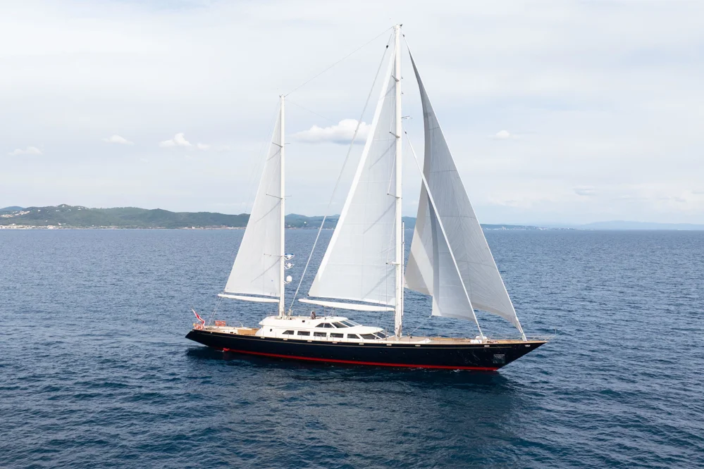 BoatPhoto.coverAlt