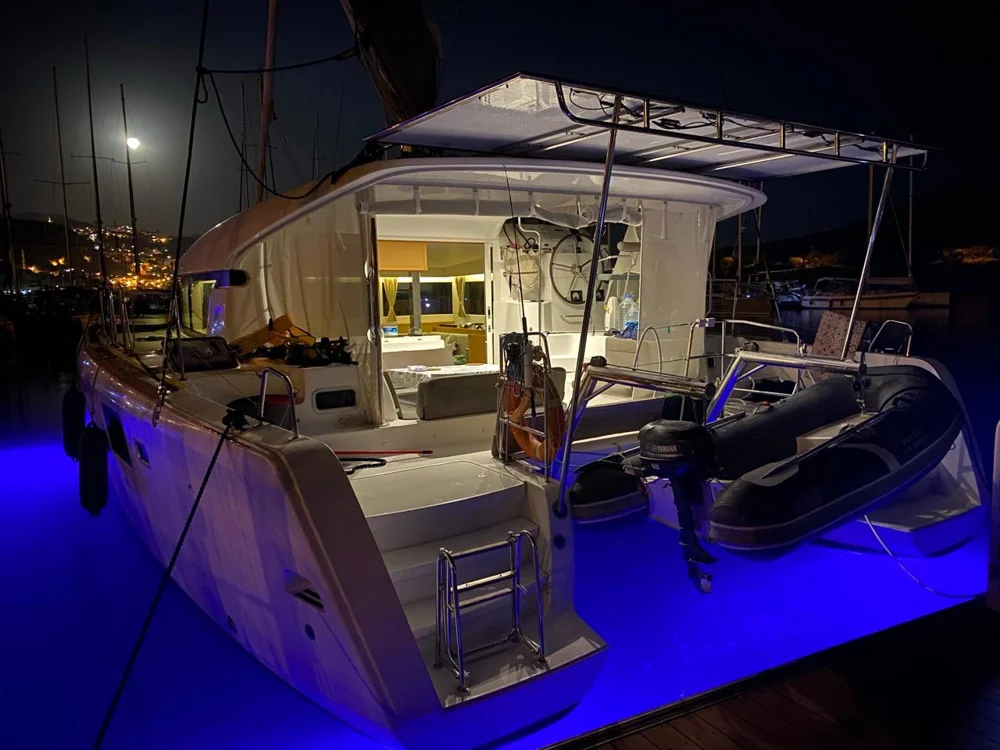 BoatPhoto.coverAlt