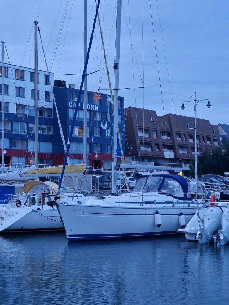 BoatPhoto.coverAlt