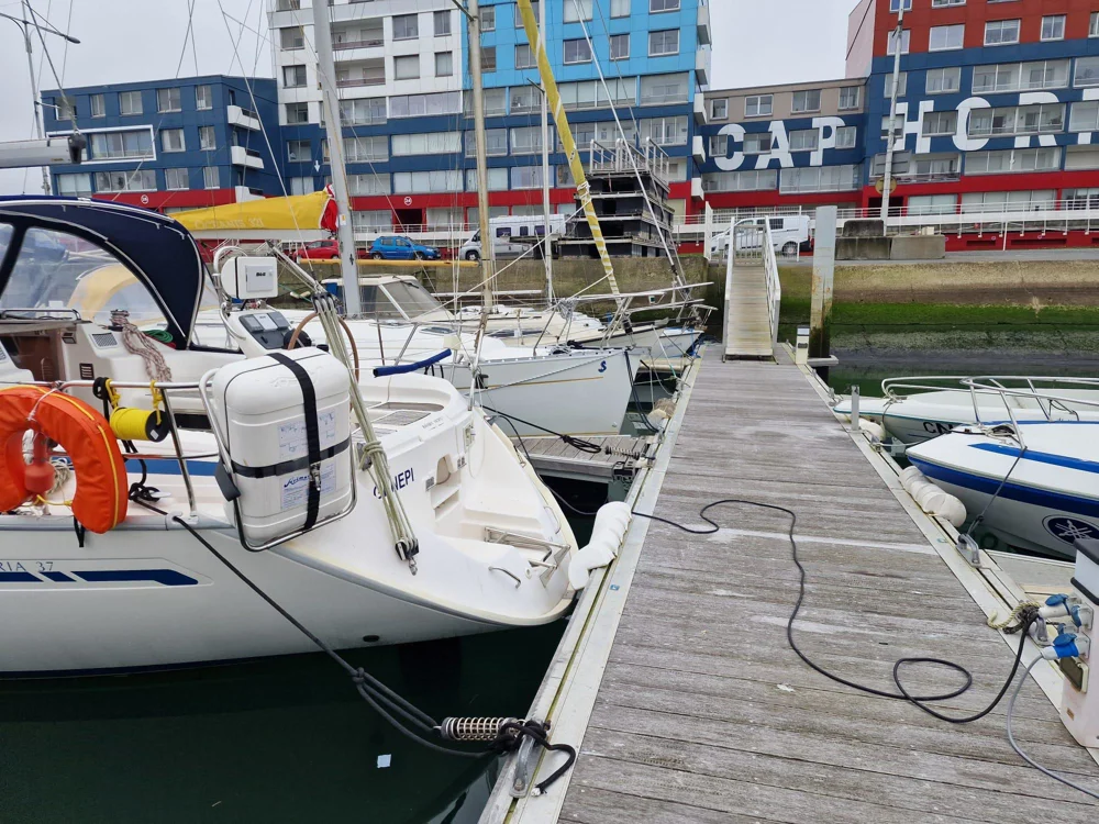 2000 Bavaria 37 for sale in Leucate, France, photo 2 of 5