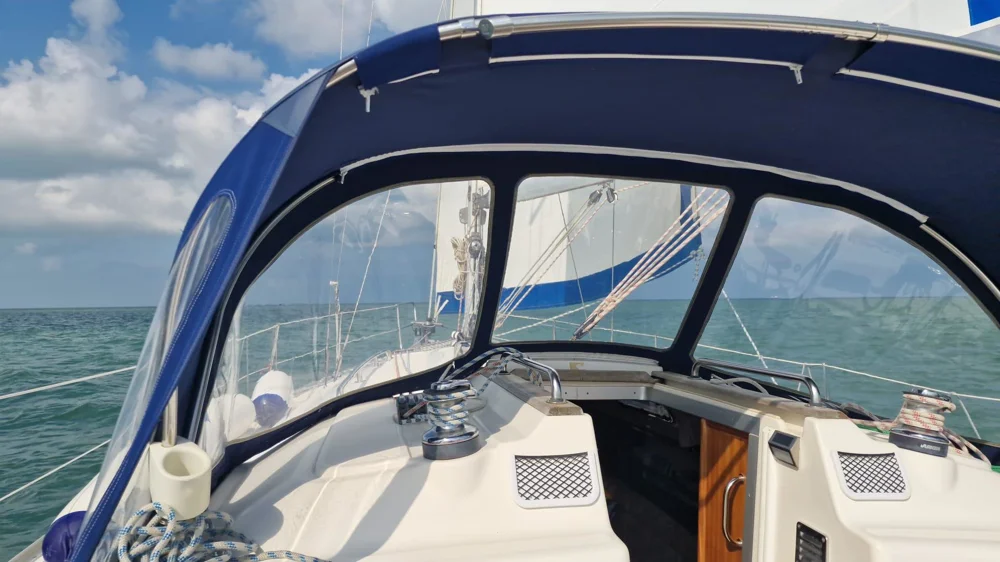 2000 Bavaria 37 for sale in Leucate, France, photo 3 of 5