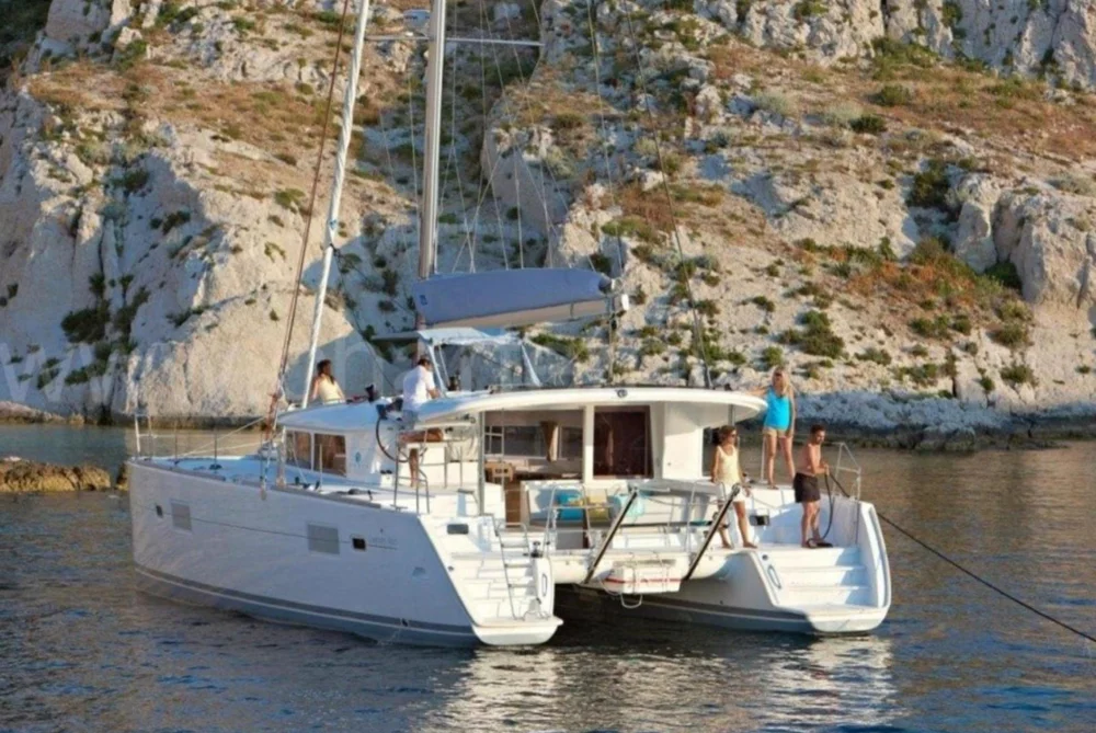 BoatPhoto.coverAlt