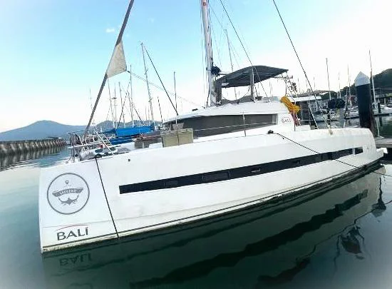 BoatPhoto.coverAlt