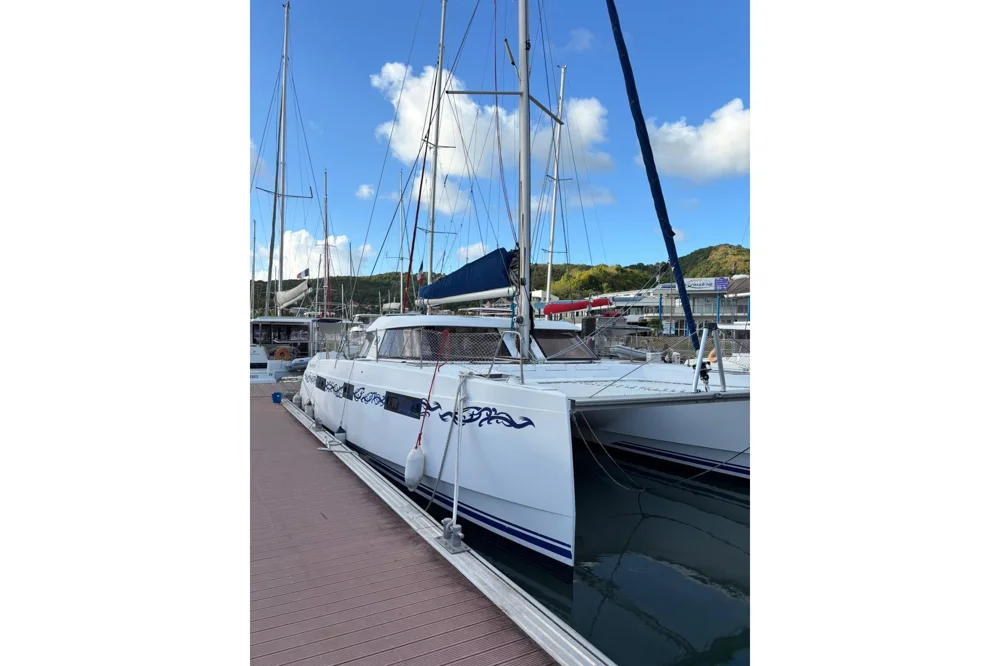 BoatPhoto.coverAlt