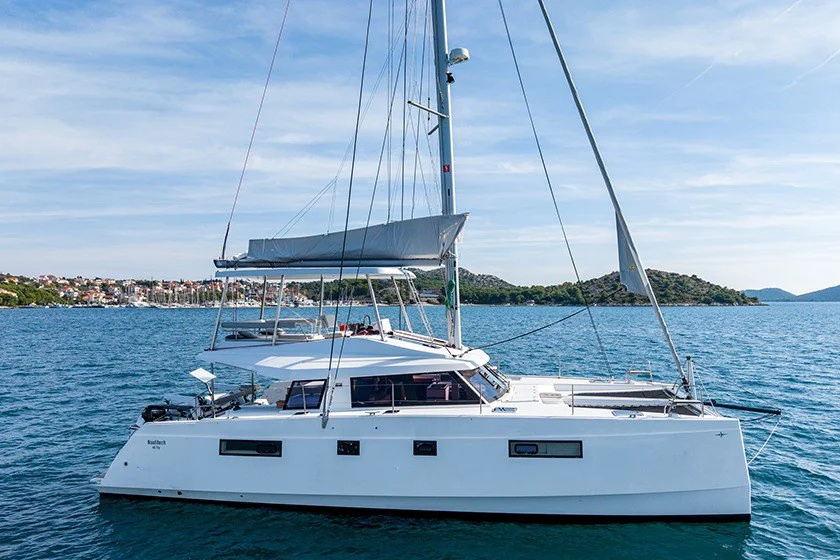 BoatPhoto.coverAlt