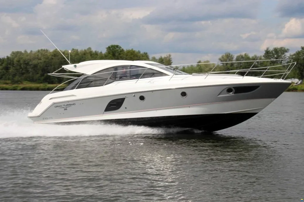 BoatPhoto.coverAlt
