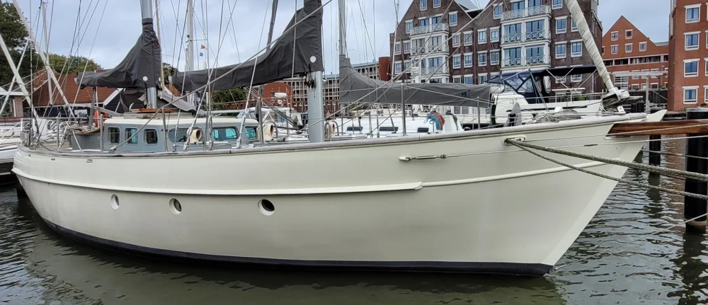 BoatPhoto.coverAlt