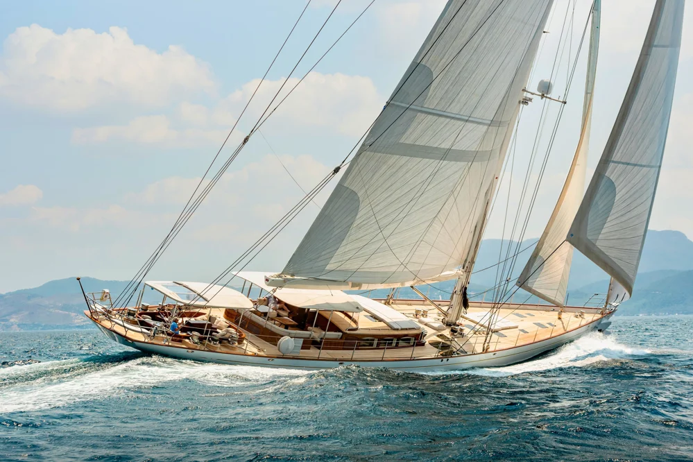 BoatPhoto.coverAlt