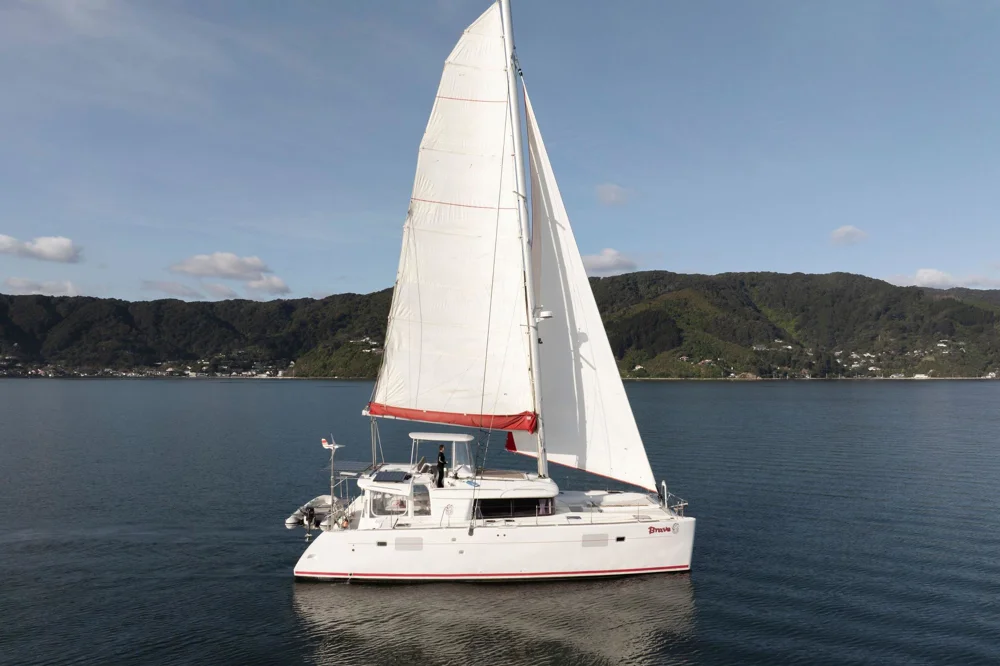 BoatPhoto.coverAlt