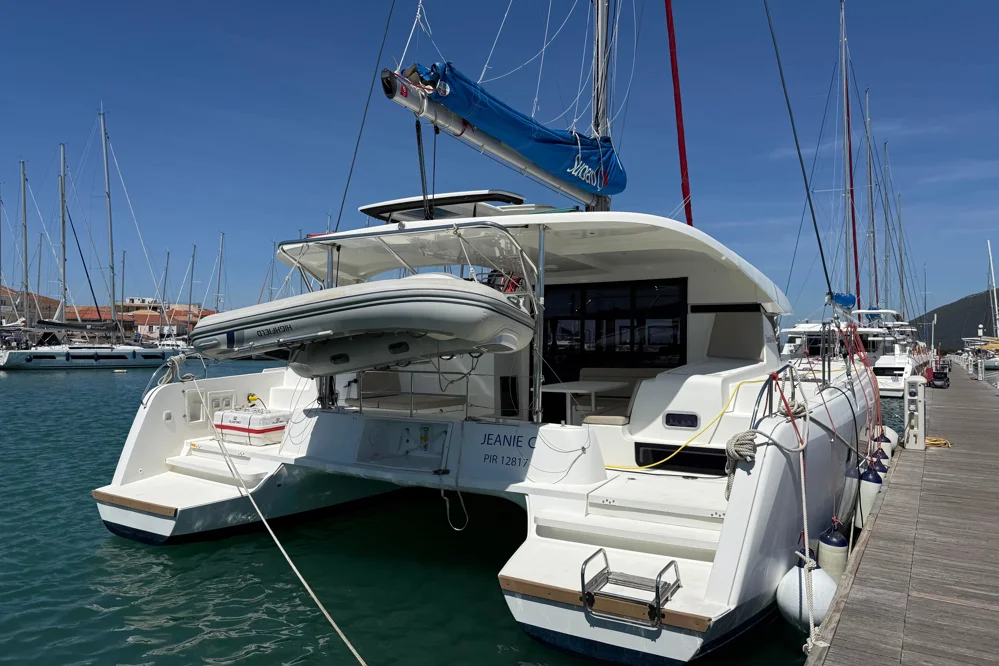 BoatPhoto.coverAlt