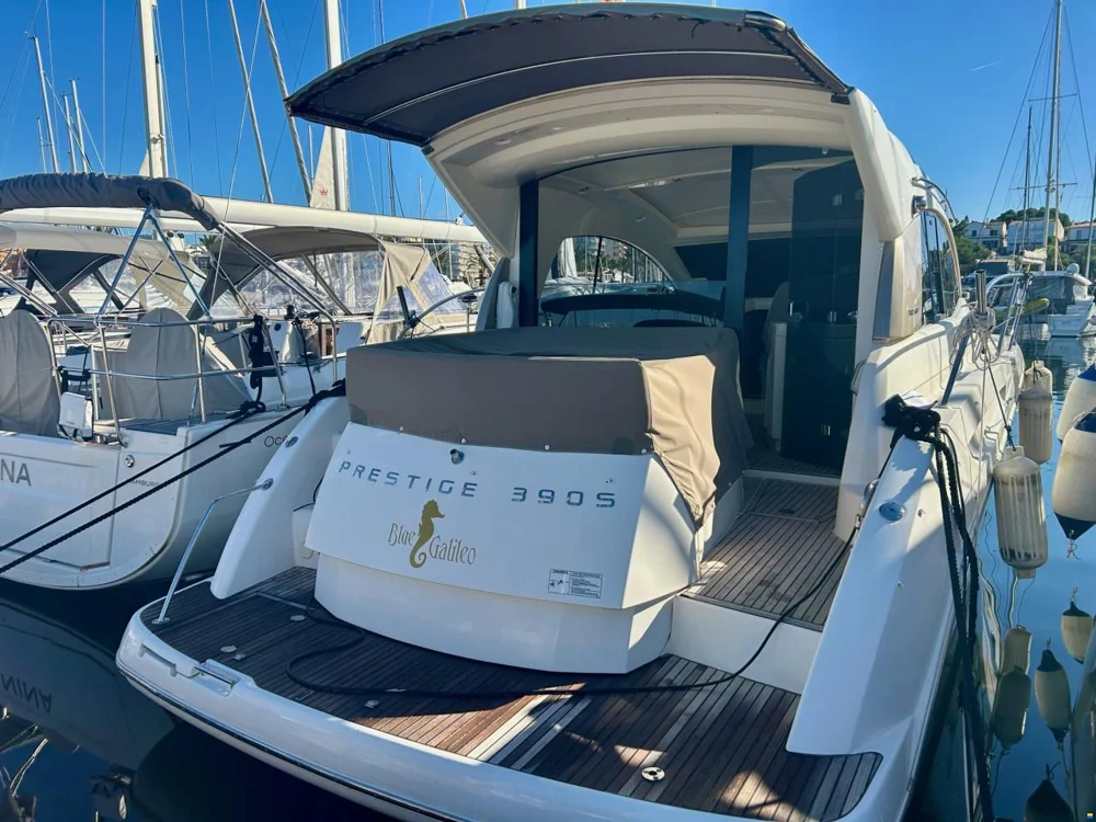 BoatPhoto.coverAlt
