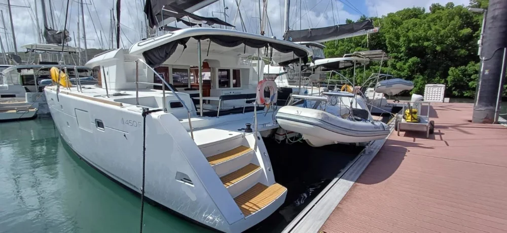 BoatPhoto.coverAlt