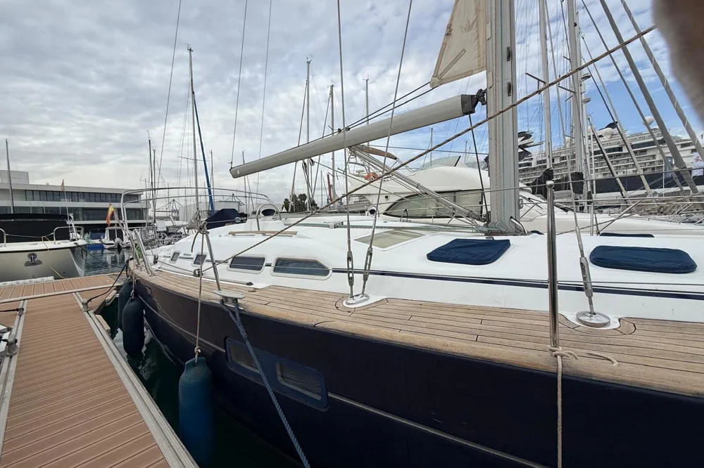 BoatPhoto.coverAlt