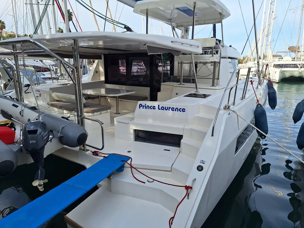 BoatPhoto.coverAlt