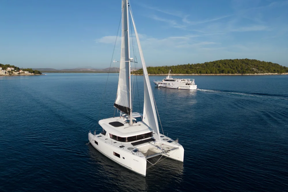 BoatPhoto.coverAlt