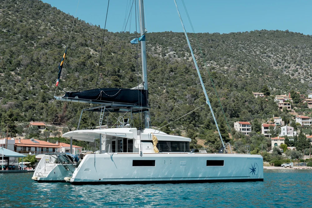 BoatPhoto.coverAlt