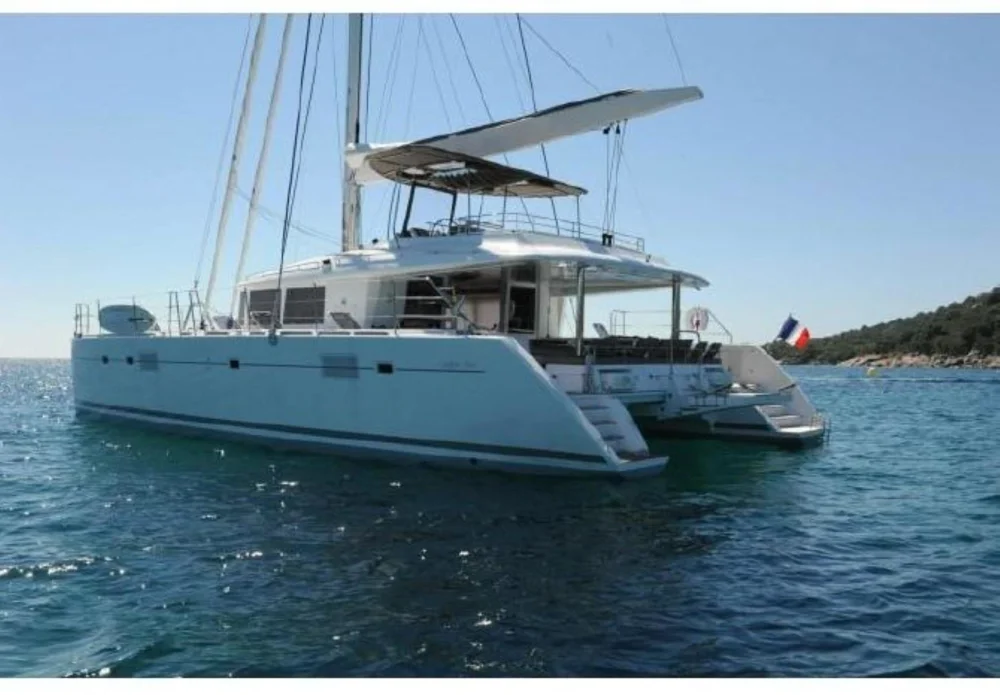 BoatPhoto.coverAlt