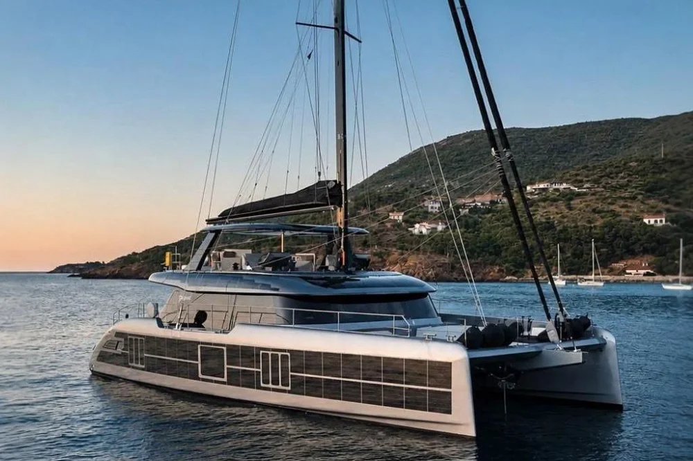 BoatPhoto.coverAlt