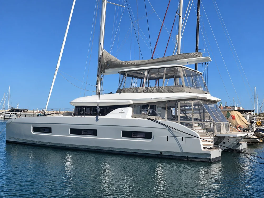 BoatPhoto.coverAlt