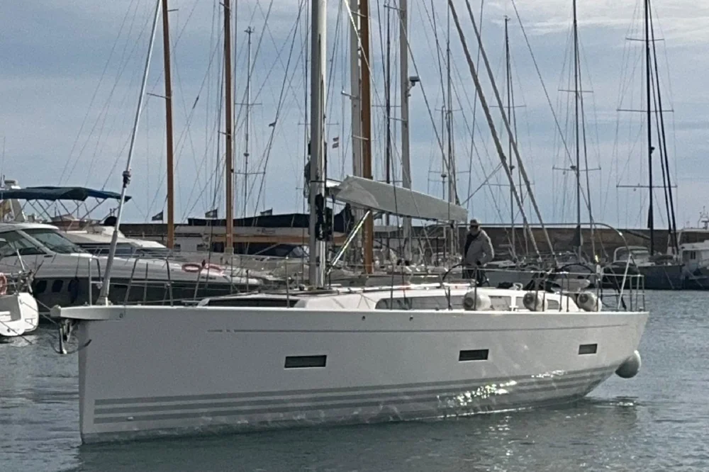 BoatPhoto.coverAlt