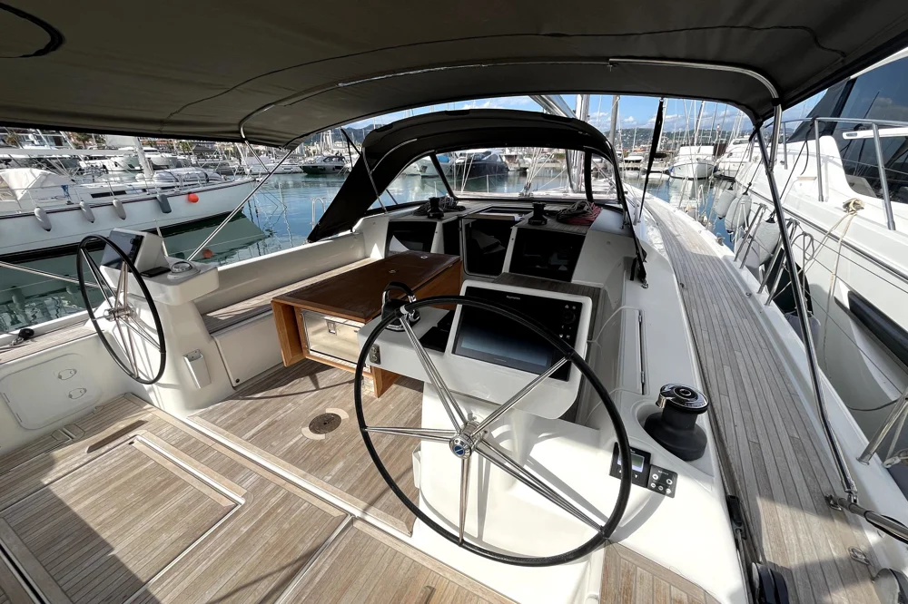 2017 Dufour 560 Grand Large for sale, photo 3 of 5
